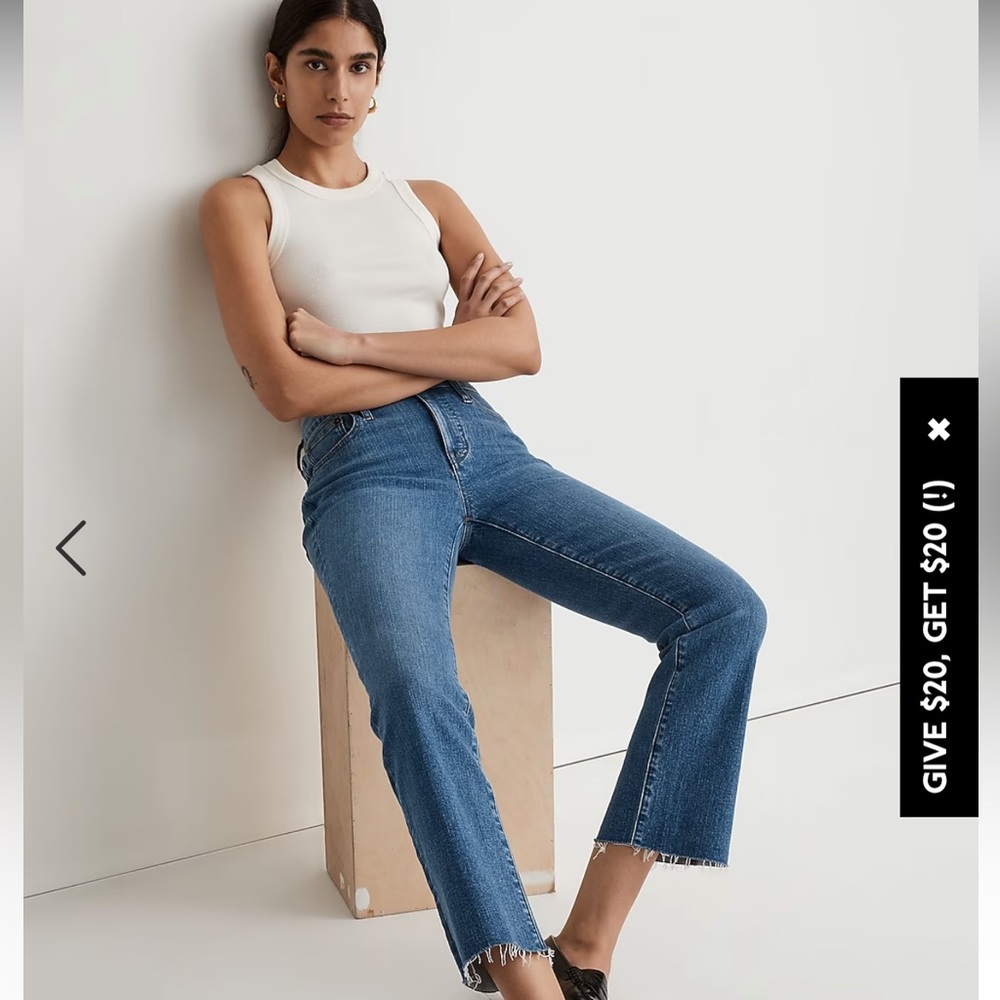Madewell mid-rise kick out jeans size 28